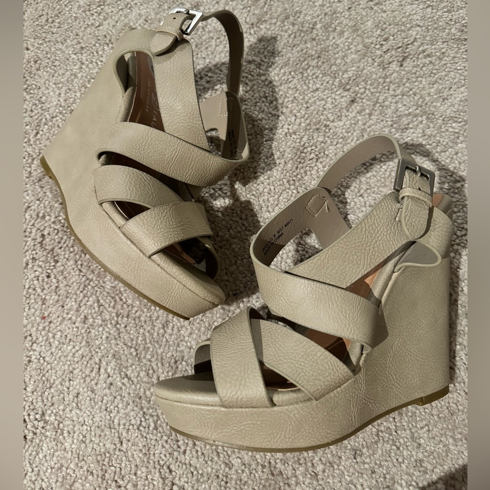 Women’s shoes